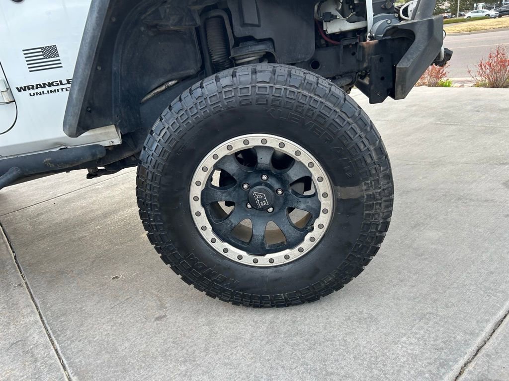 Used 2016 Jeep Wrangler Unlimited Rubicon image 32