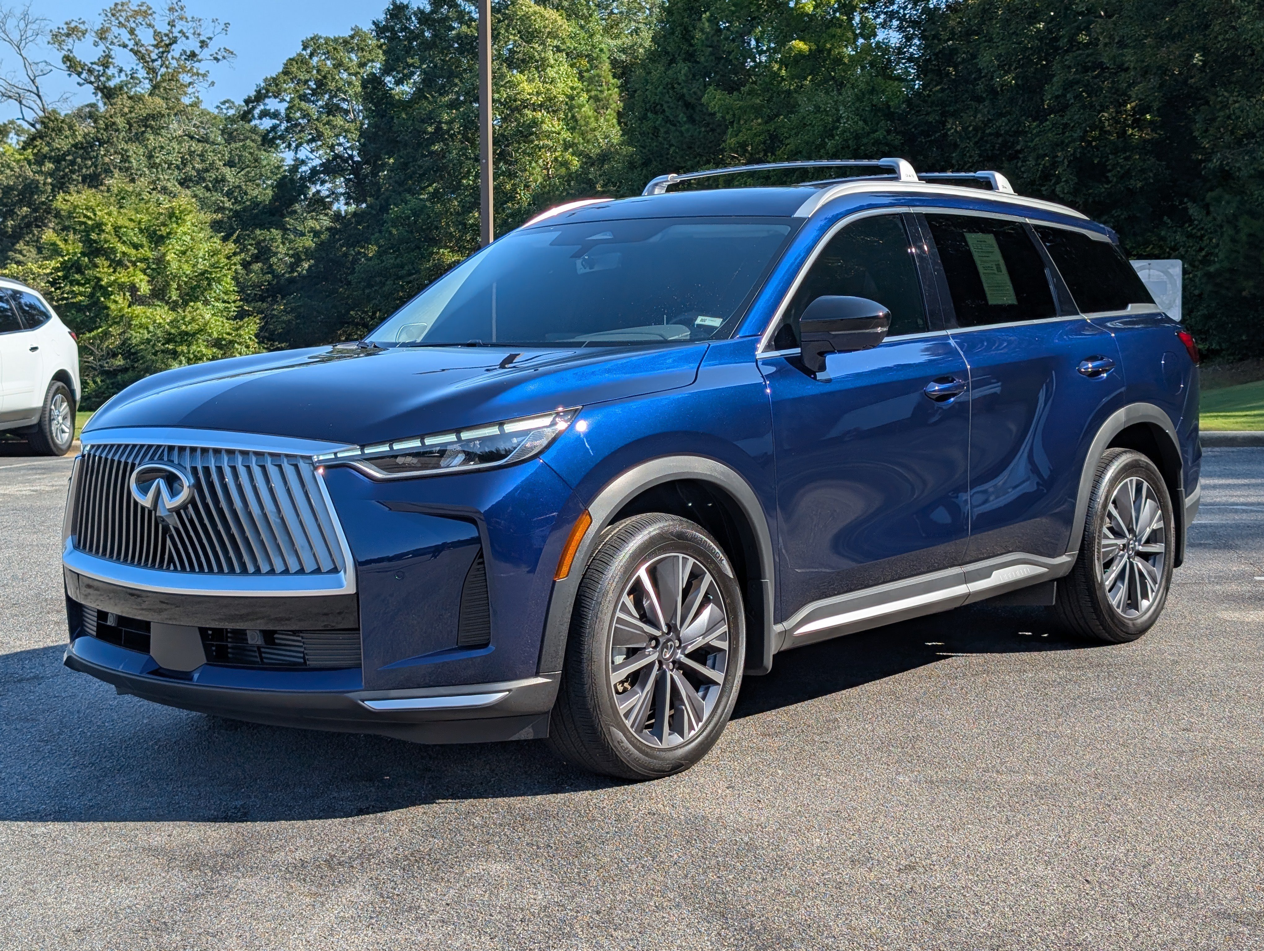 Used 2026 INFINITI QX60 Luxe w/ Family Package FWD image 5
