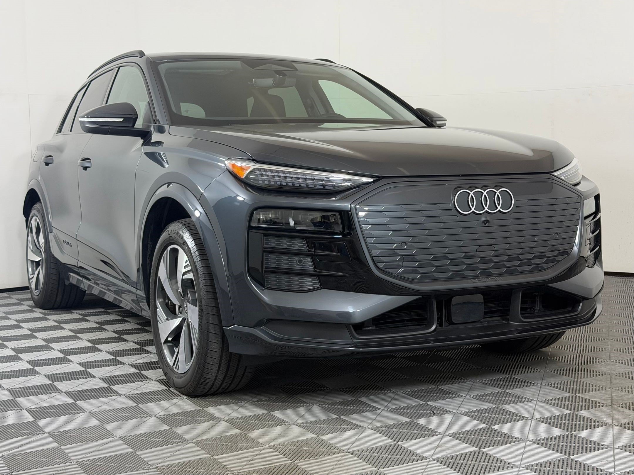 Certified 2025 Audi Q6 e-tron Premium Plus w/ Premium Plus AWD/4WD image 7