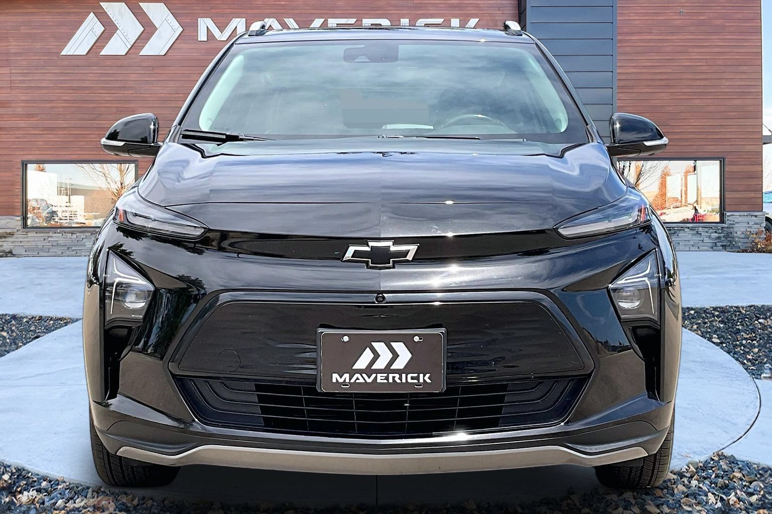 Used 2022 Chevrolet Bolt EUV Premier w/ Sun & Sound Package FWD image 2
