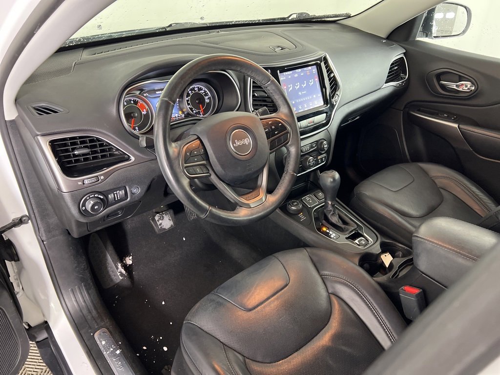 Used 2019 Jeep Cherokee Limited image 2