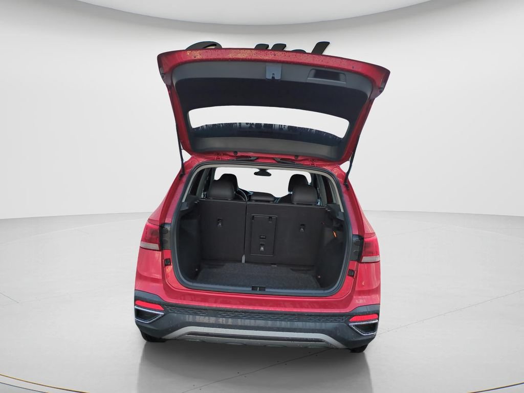 Used 2023 Volkswagen Taos SE w/ Panoramic Sunroof Package FWD image 9