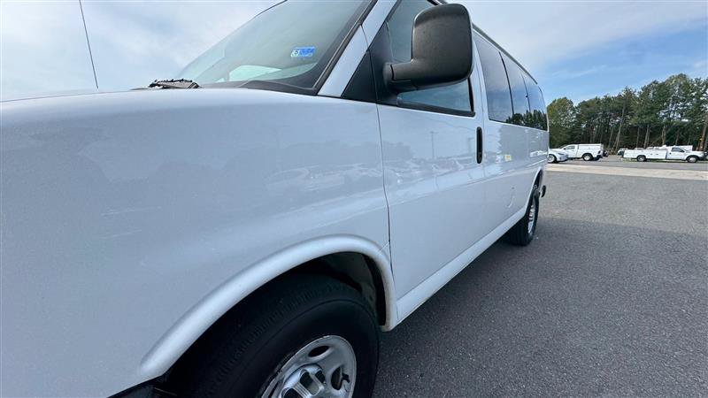 Used 2017 Chevrolet Express 2500 LS RWD image 10