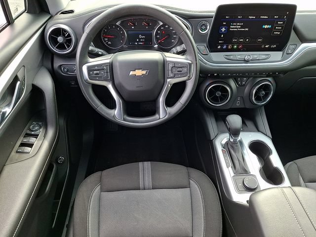 Used 2024 Chevrolet Blazer LT w/ Convenience Package FWD image 11