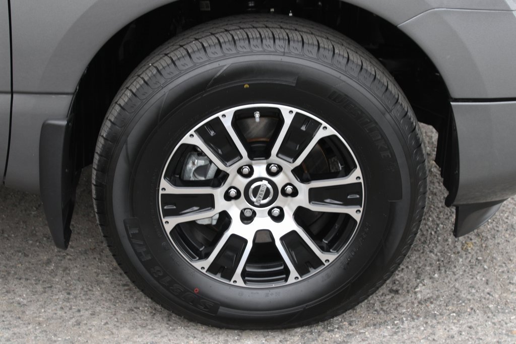 Used 2021 Nissan Titan SV w/ SV Convenience Package image 43