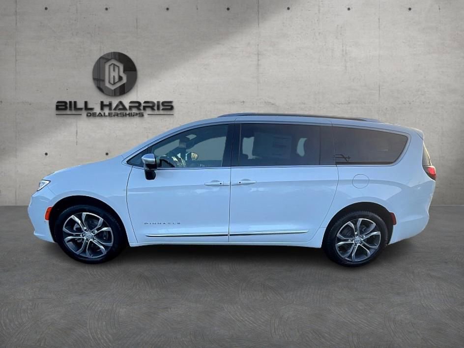 New 2026 Chrysler Pacifica Pinnacle w/ Trailer Tow Group image 11