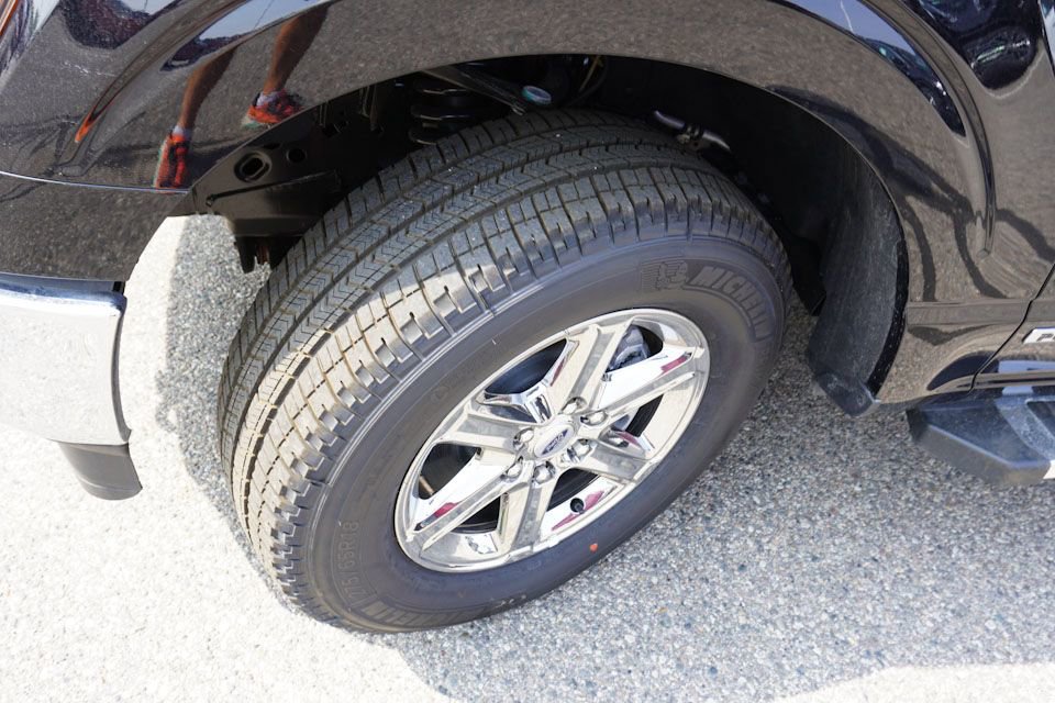 New 2025 Ford F150 XLT w/ Equipment Group 302A MID image 9