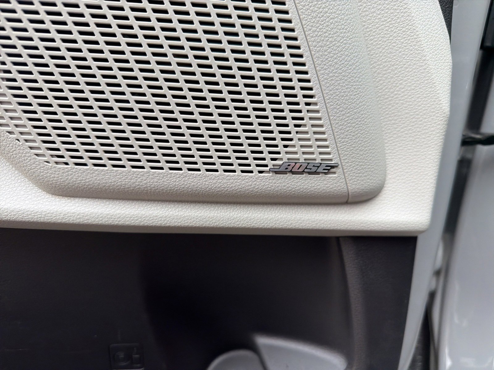 Used 2024 Kia Carnival SX Prestige image 25