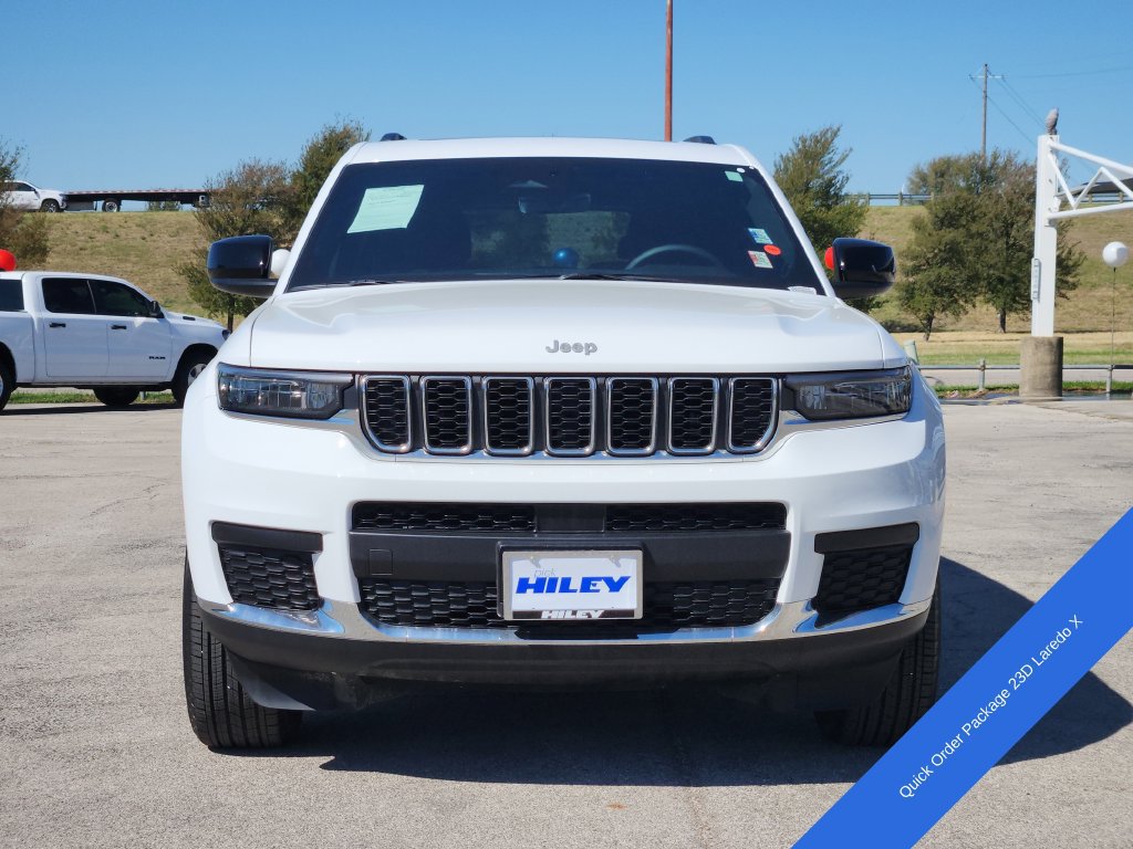 Used 2025 Jeep Grand Cherokee L Laredo RWD image 2