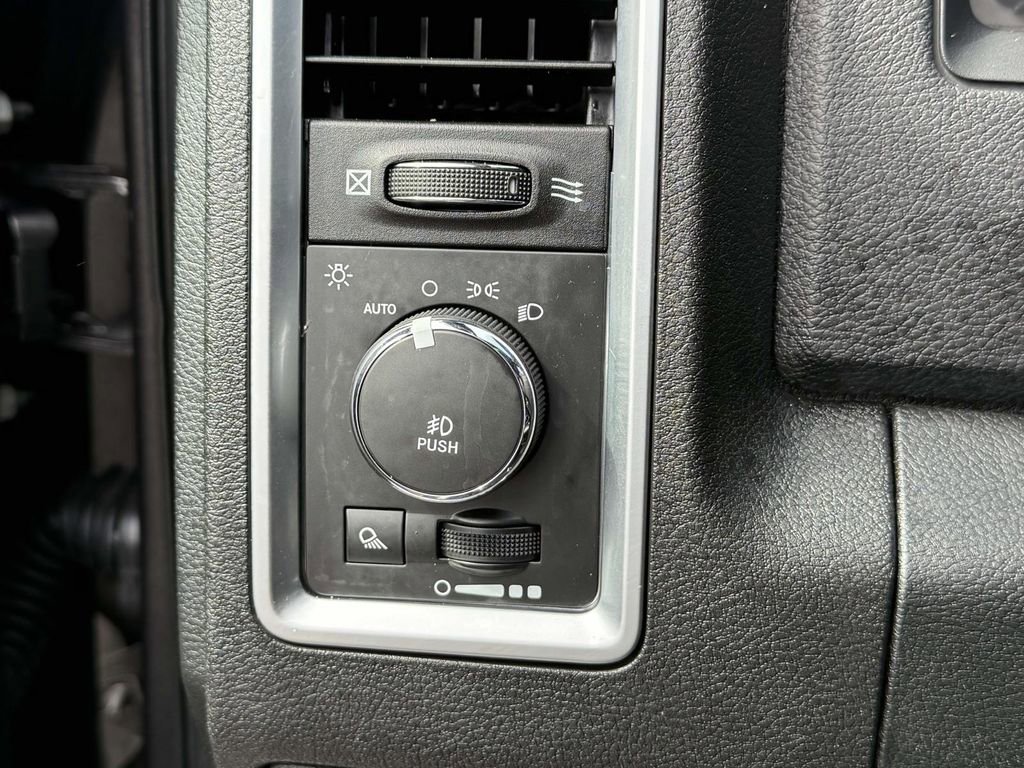 Used 2016 RAM 3500 Laramie Longhorn image 25