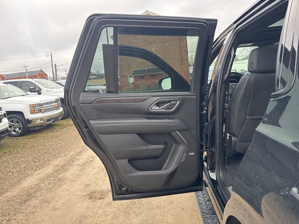 Used 2023 Chevrolet Tahoe Z71 w/ Luxury Package image 20