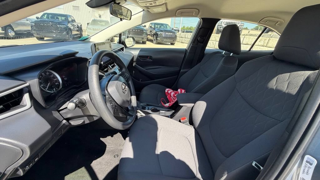 Used 2022 Toyota Corolla LE FWD image 11
