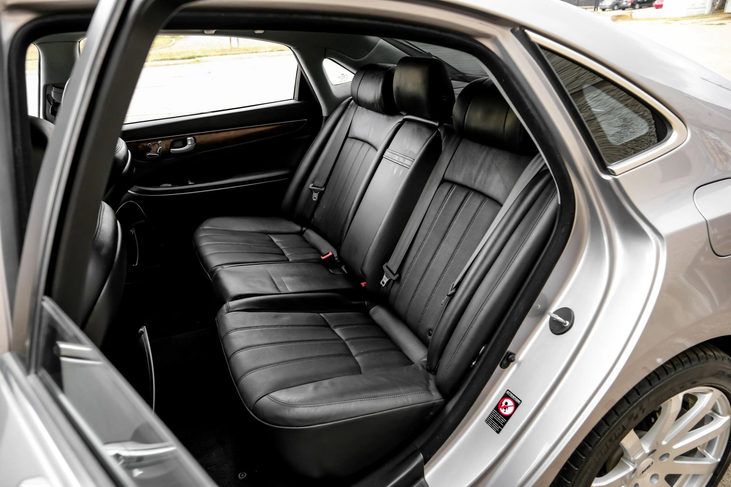 Used 2013 Hyundai Equus Signature image 39