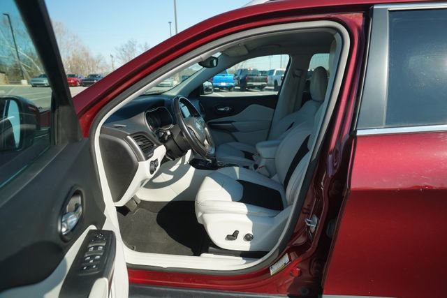 Used 2021 Jeep Cherokee Latitude Plus image 13