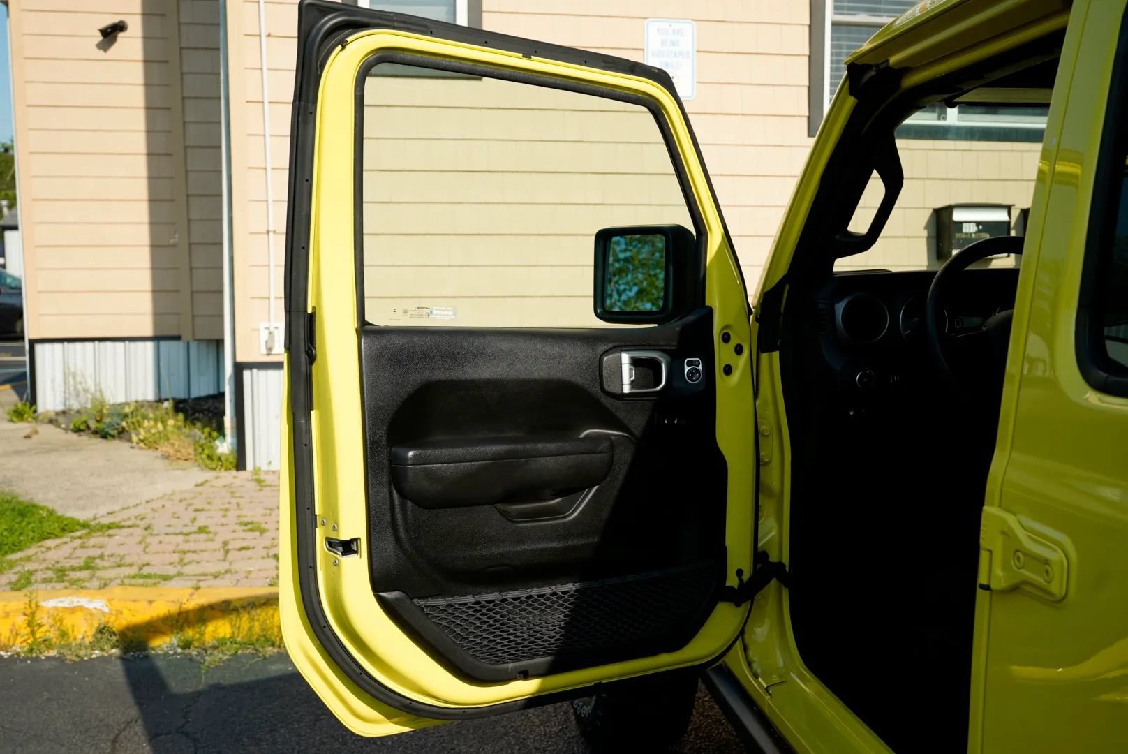 Used 2023 Jeep Wrangler Unlimited w/ Sun & Screen Package AWD/4WD image 21