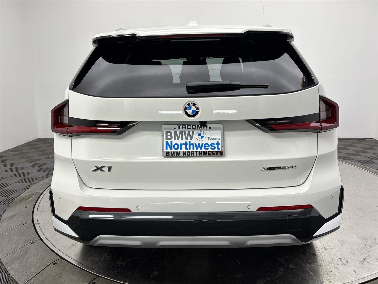 New 2025 BMW X1 xDrive28i w/ Technology Package image 15