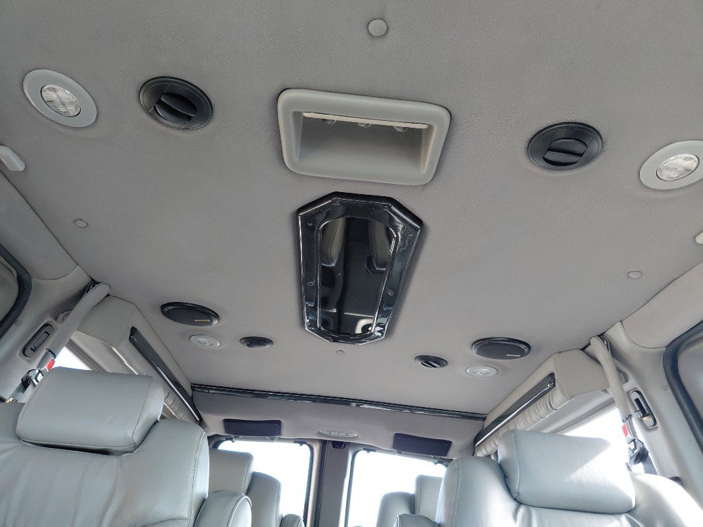 Used 2005 GMC Savana 1500 AWD w/ Preferred Equipment Group image 26