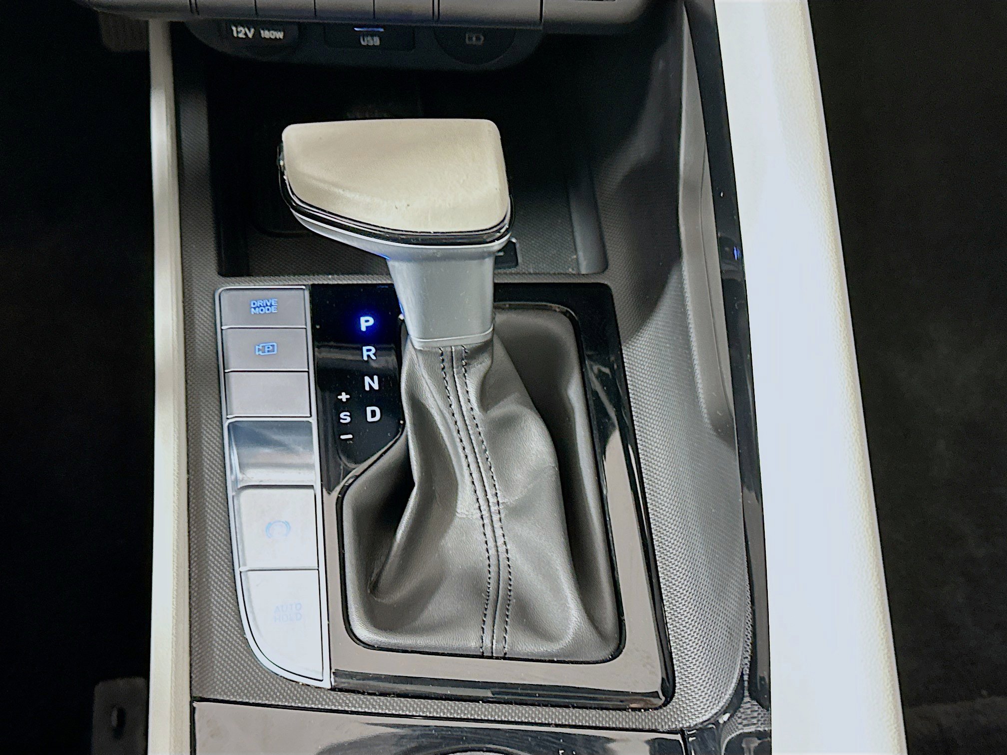 Used 2025 Hyundai Elantra Limited image 25