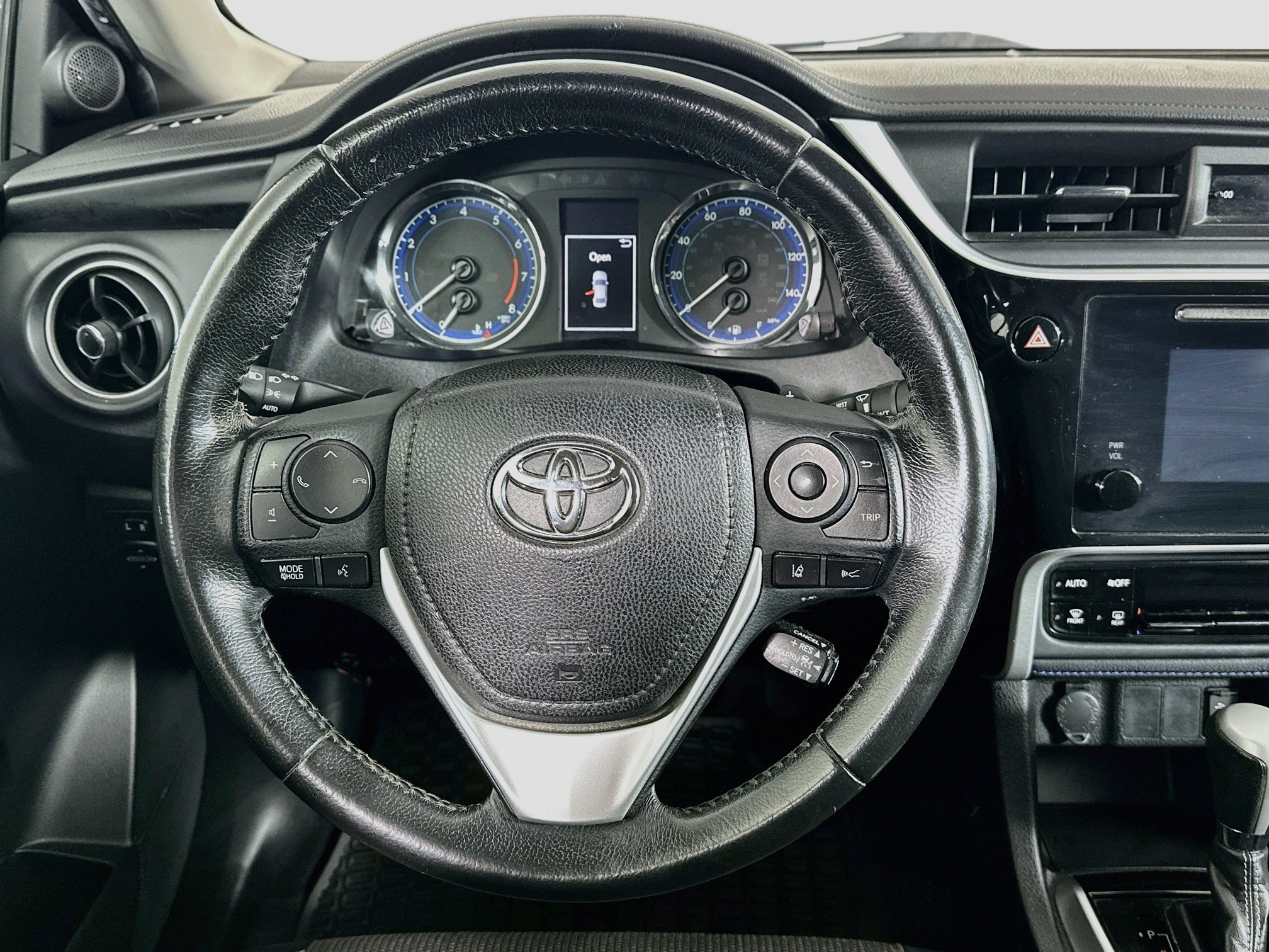 Used 2019 Toyota Corolla SE w/ Carpet Mat Package (TMS) FWD image 18