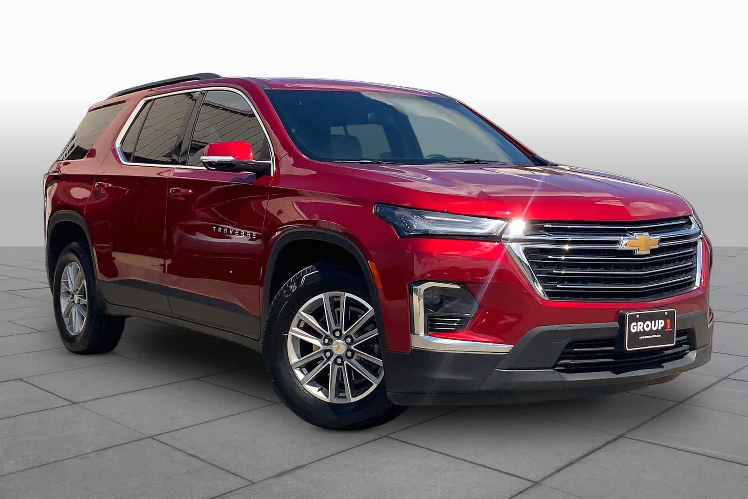 Used 2023 Chevrolet Traverse LT FWD image 3