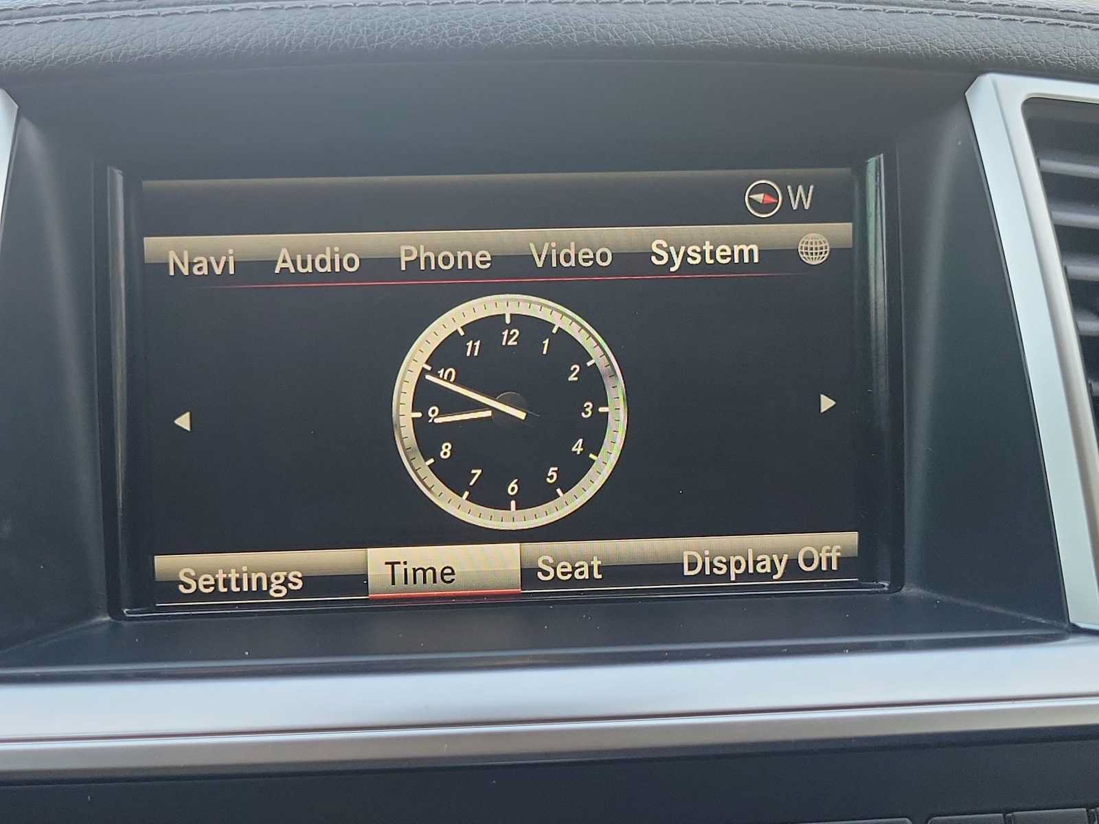 Used 2013 Mercedes-Benz GL 550 4MATIC image 24