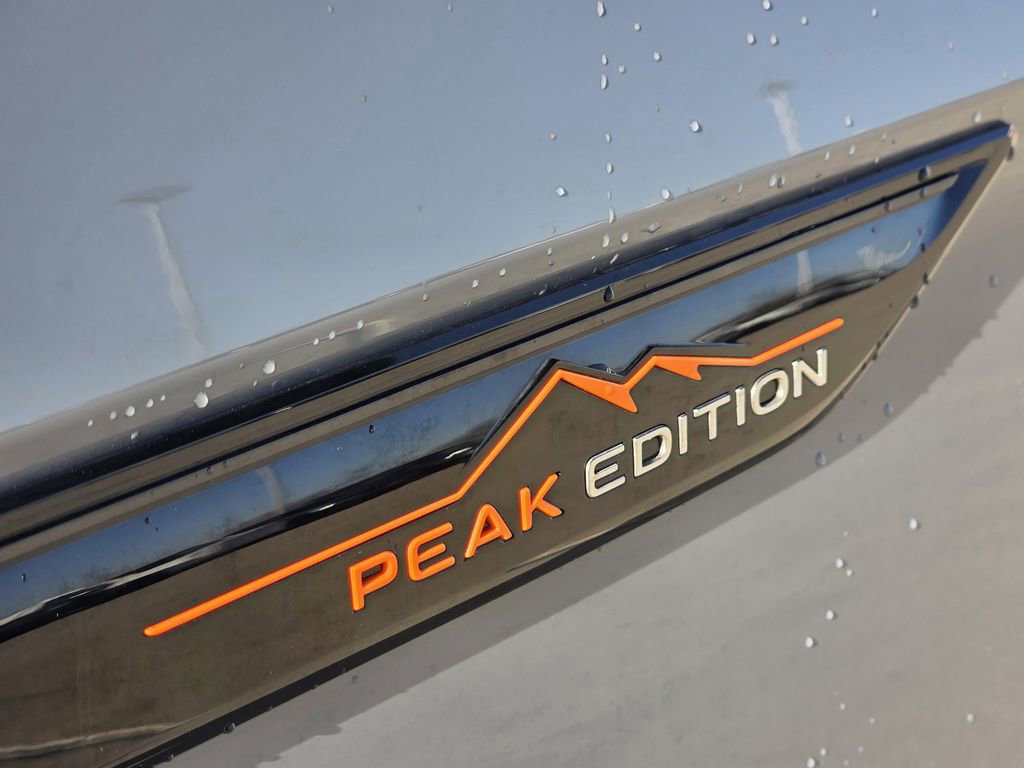 Used 2025 Volkswagen Atlas Peak Edition SE image 7