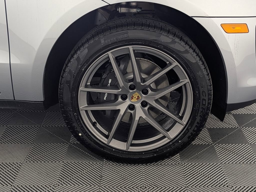New 2026 Porsche Macan image 14