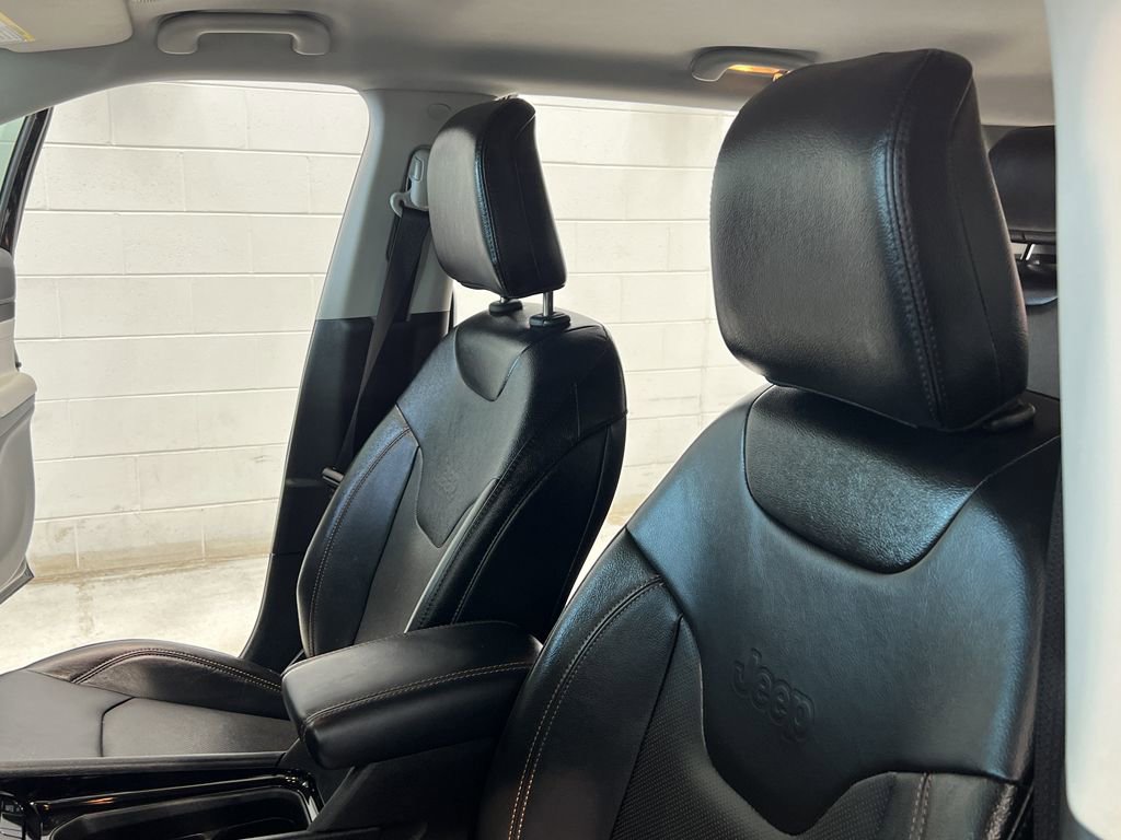 Used 2022 Jeep Compass Limited image 15