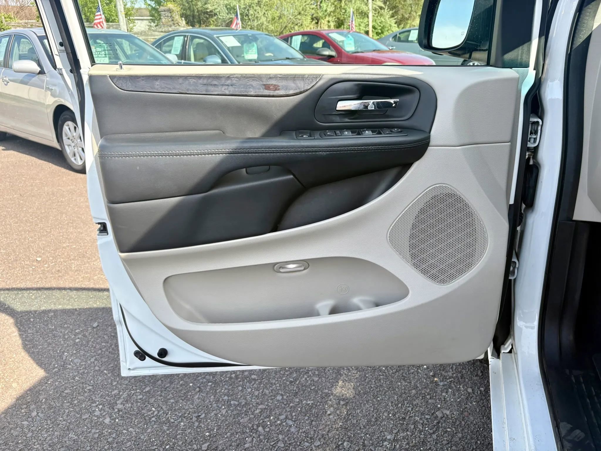 Used 2018 Dodge Grand Caravan SE FWD image 10