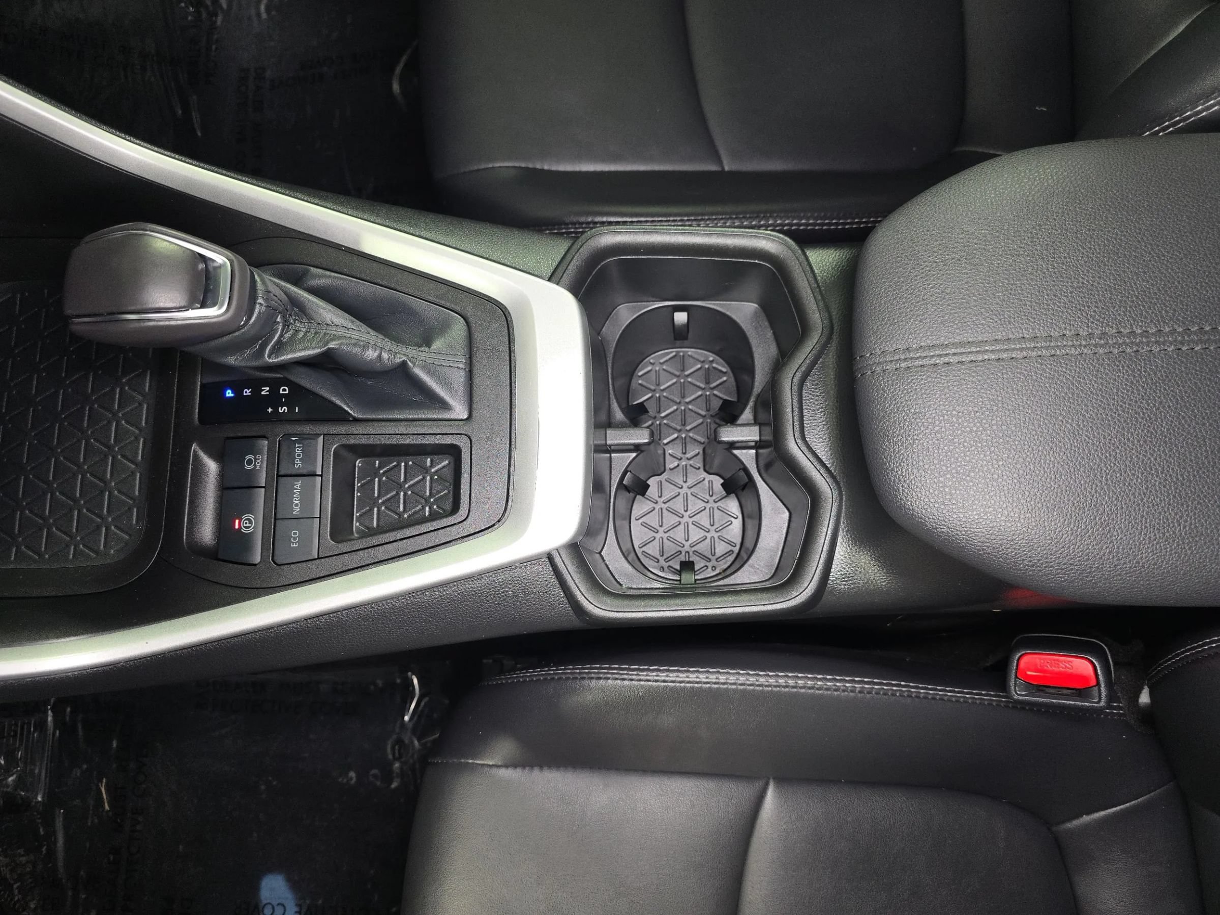Used 2022 Toyota RAV4 XLE Premium FWD image 33