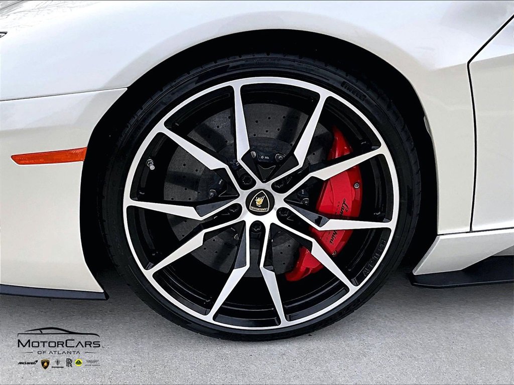 Used 2017 Lamborghini Aventador S image 9