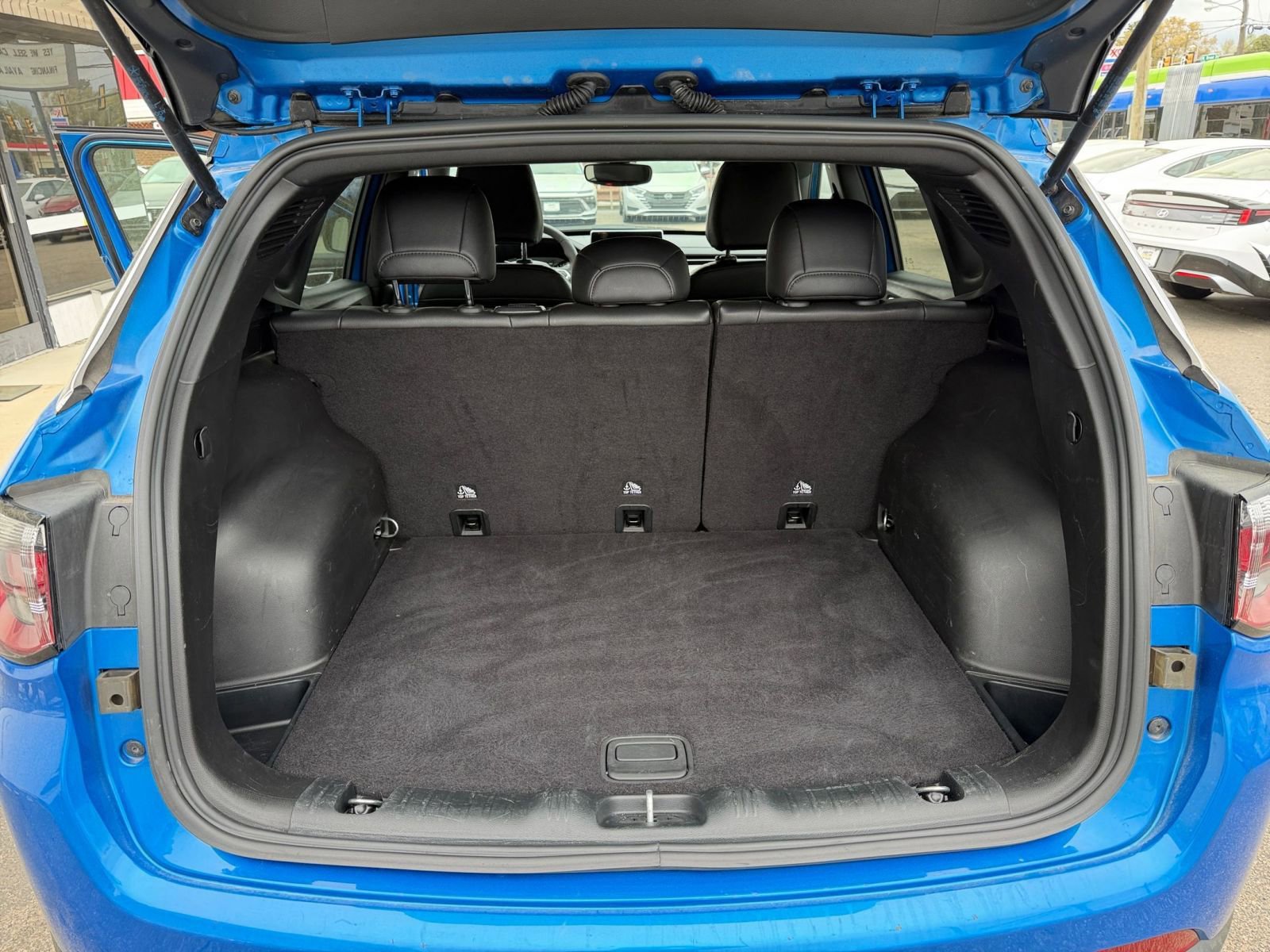 Used 2025 Jeep Compass Limited image 32