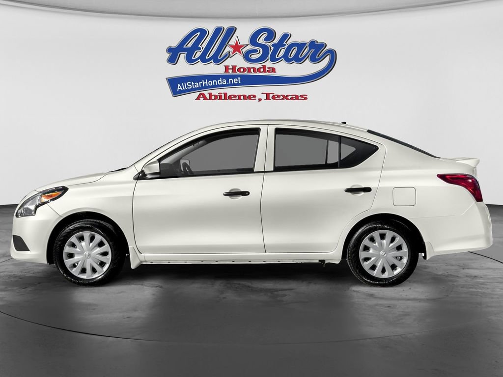 Used 2019 Nissan Versa SV FWD image 3