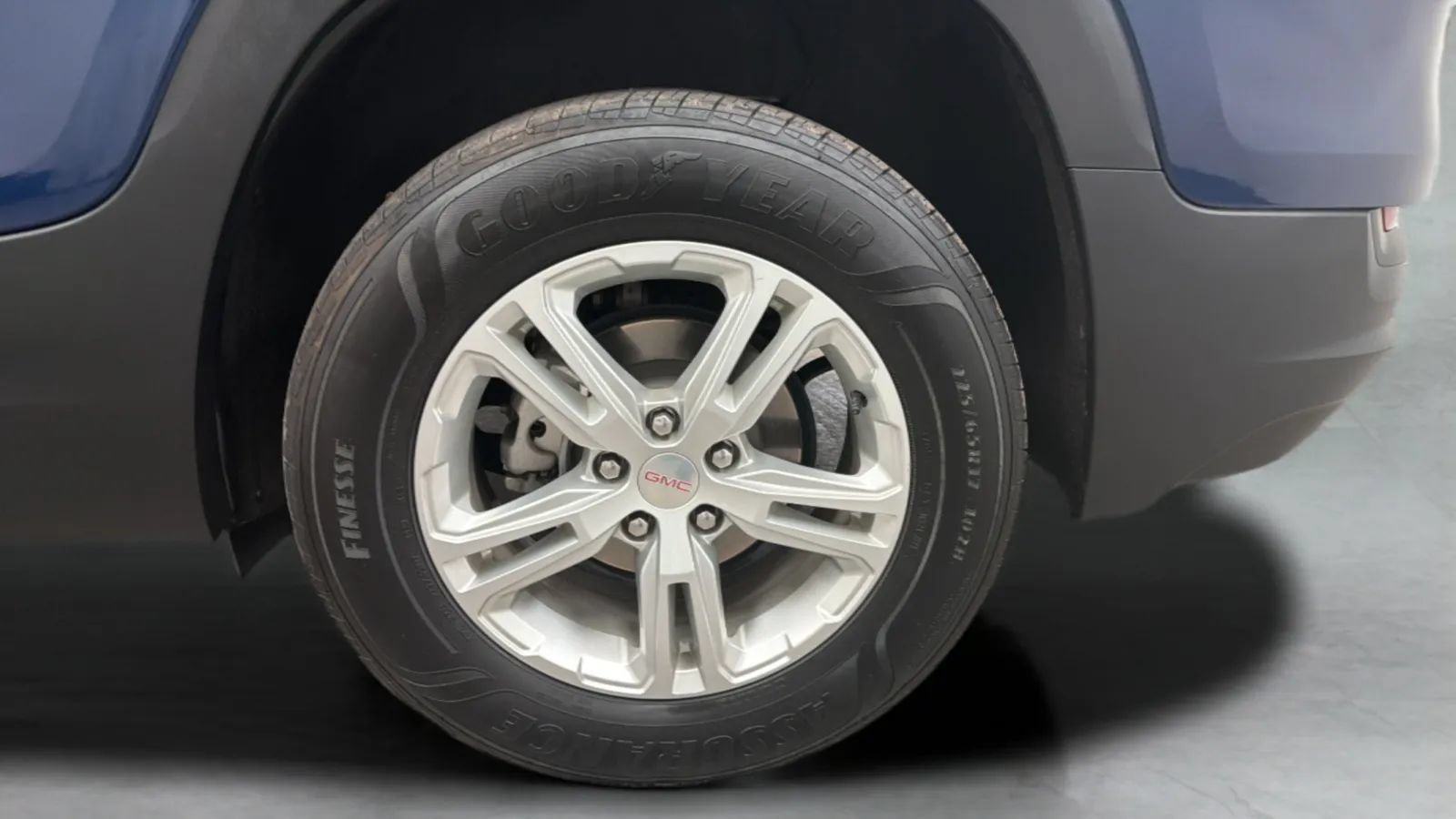 Used 2023 GMC Terrain SLE w/ LPO, Floor Liner Package AWD/4WD image 27