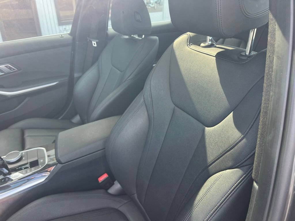 Used 2020 BMW 330i Sedan w/ Driving Assistance Package RWD image 15