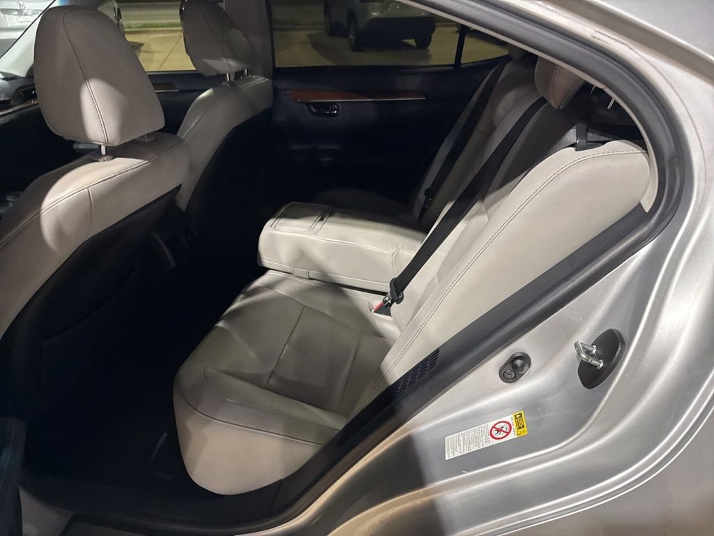 Used 2013 Lexus ES 300h w/ Luxury Pkg FWD image 14