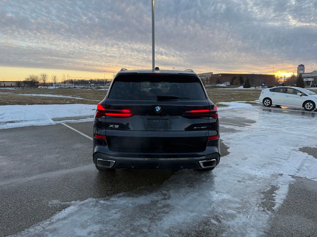 Used 2024 BMW X5 xDrive40i w/ M Sport Package image 6