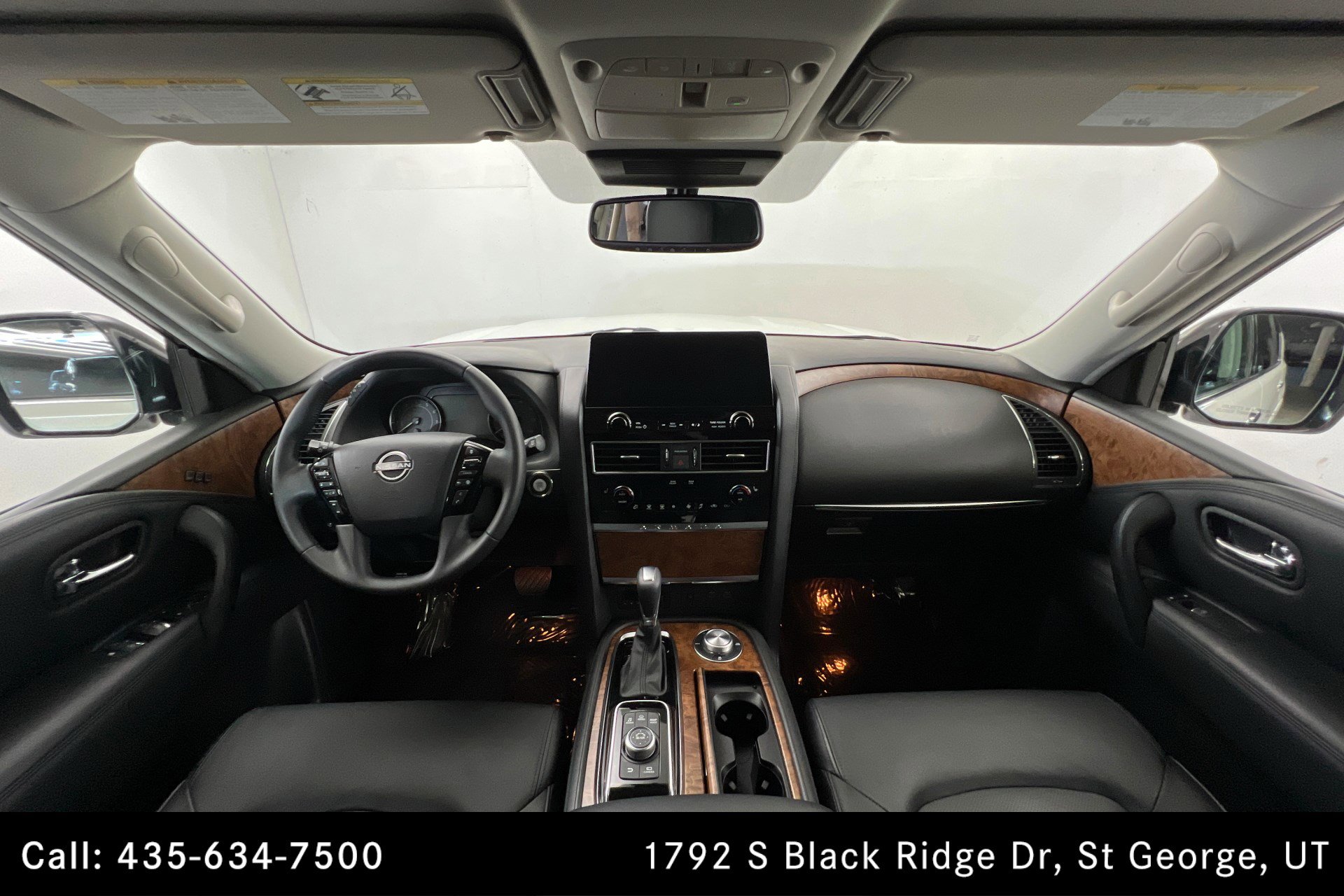 Used 2022 Nissan Armada SL w/ Captain's Chairs Package AWD/4WD image 9