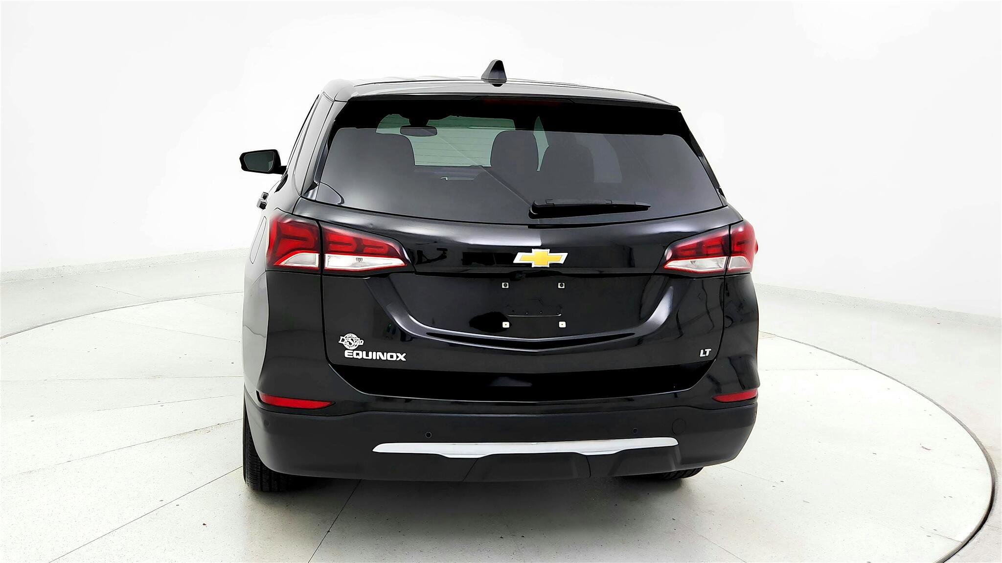 Used 2024 Chevrolet Equinox LT image 3