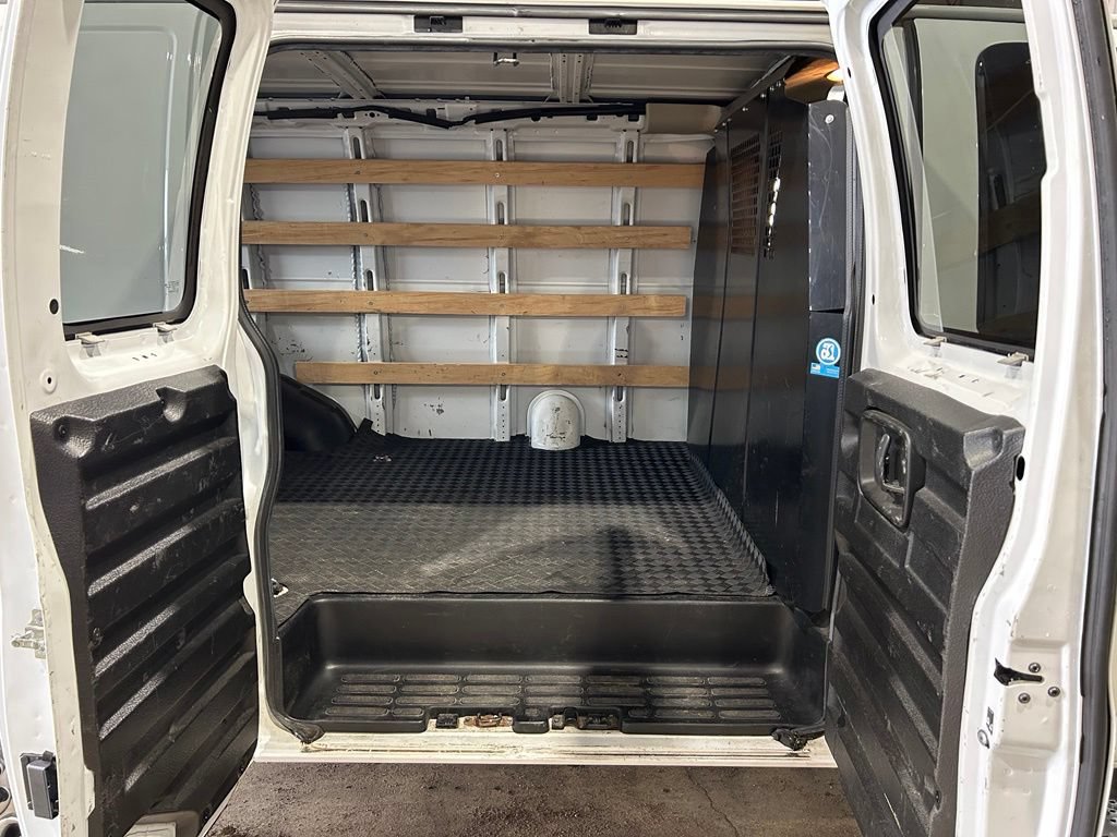 Used 2022 Chevrolet Express 2500 w/ Driver Convenience Package RWD image 28