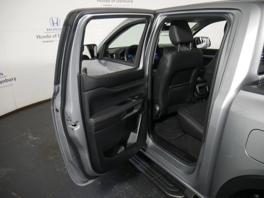 Used 2024 Ford Ranger Lariat w/ FX4 Off-Road Package image 9