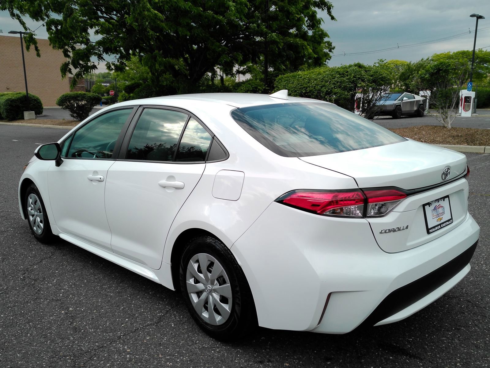 Used 2021 Toyota Corolla L FWD image 5
