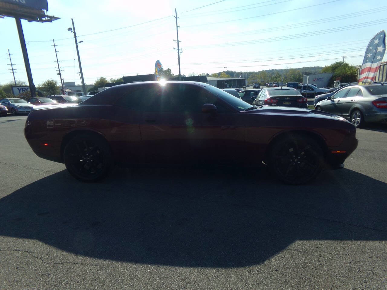 Used 2019 Dodge Challenger SXT w/ Blacktop Package image 5