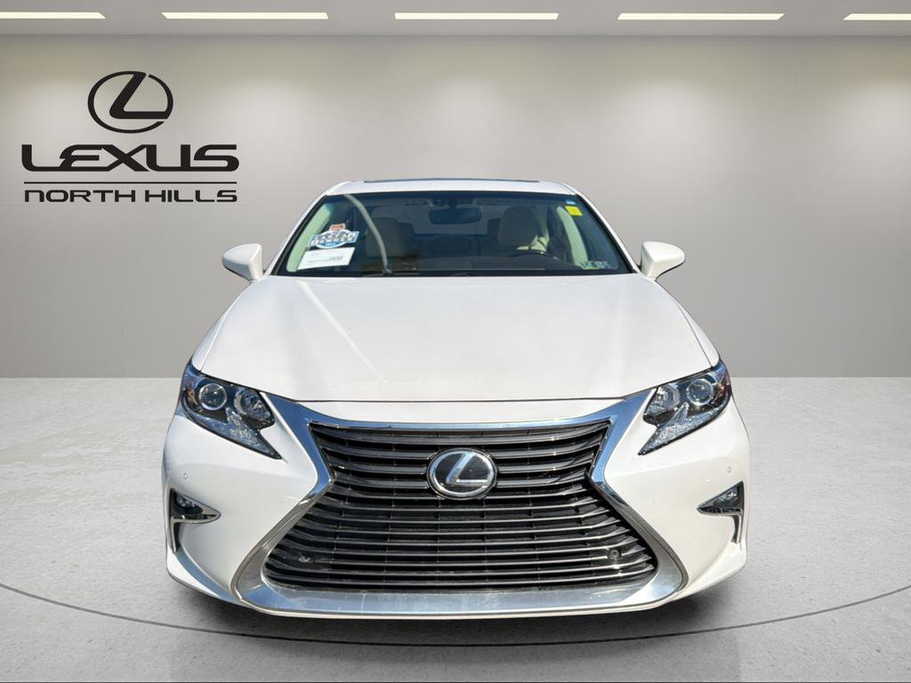 Used 2016 Lexus ES 350 w/ Navigation System Package image 2