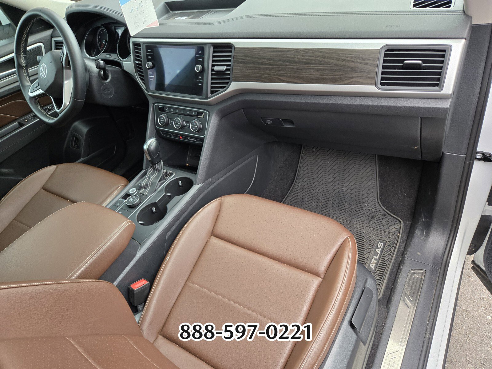 Used 2021 Volkswagen Atlas SE w/ Panoramic Sunroof Package image 2