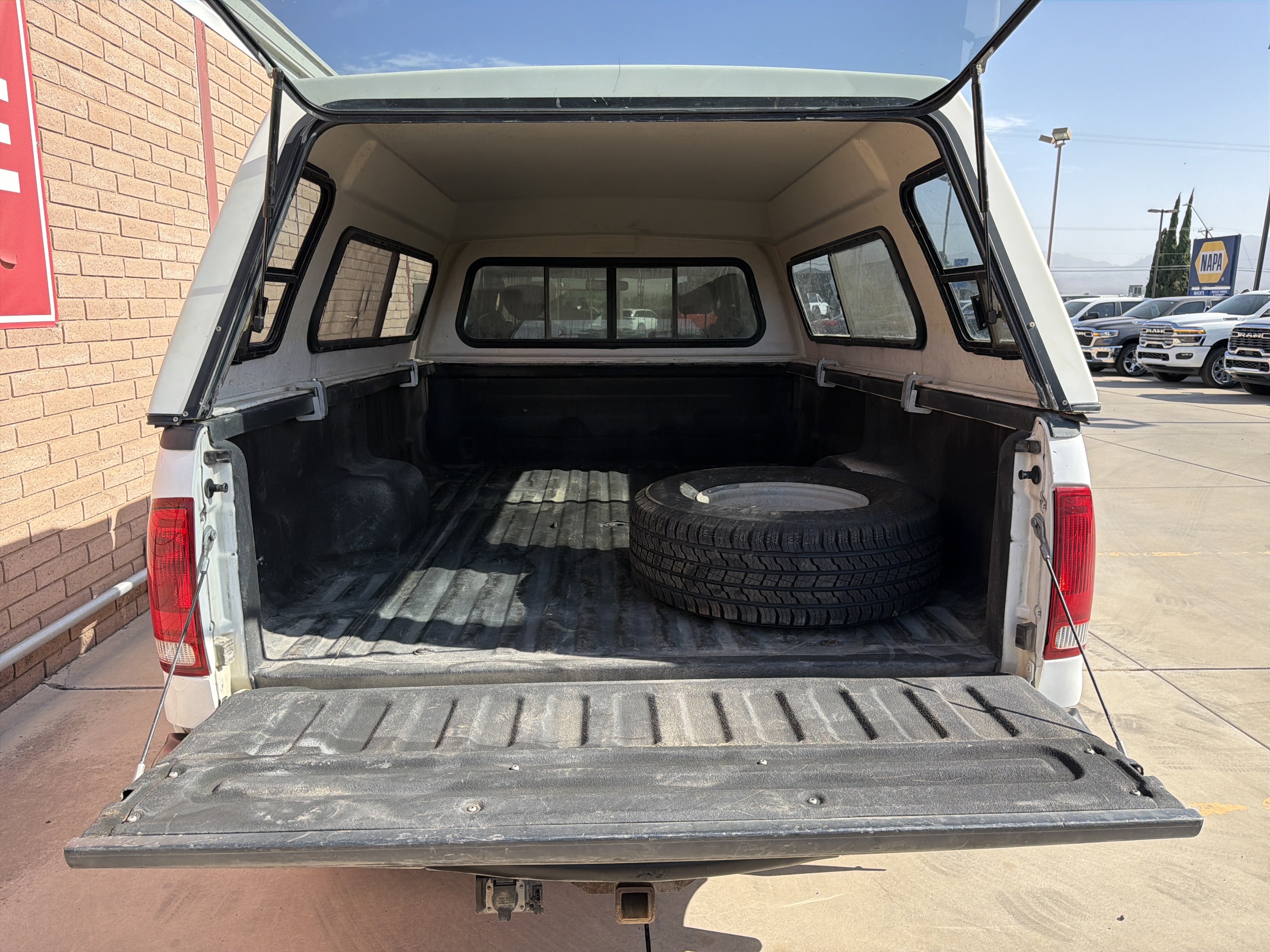 Used 2004 Ford F250 XLT AWD/4WD image 6
