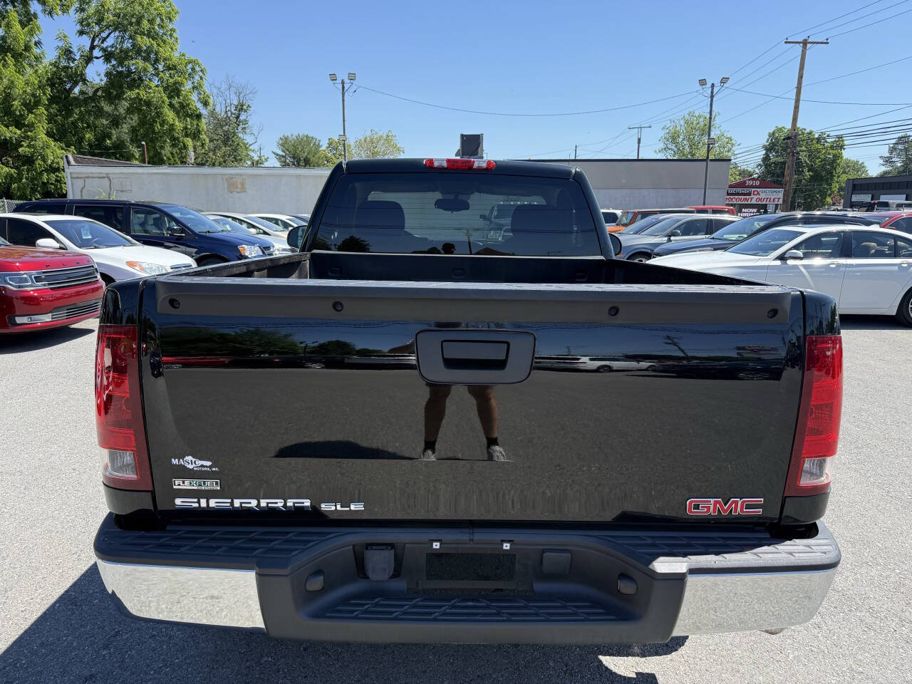 Used 2011 GMC Sierra 1500 SLE w/ Chrome Essentials Package AWD/4WD image 4