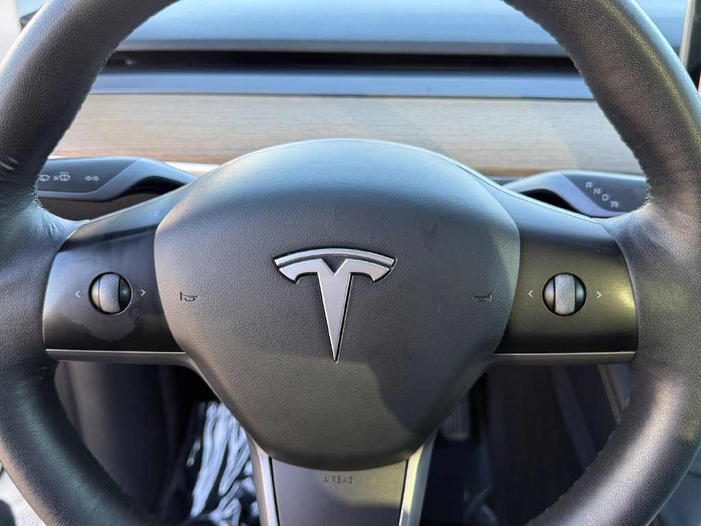 Used 2021 Tesla Model Y Long Range AWD/4WD image 19