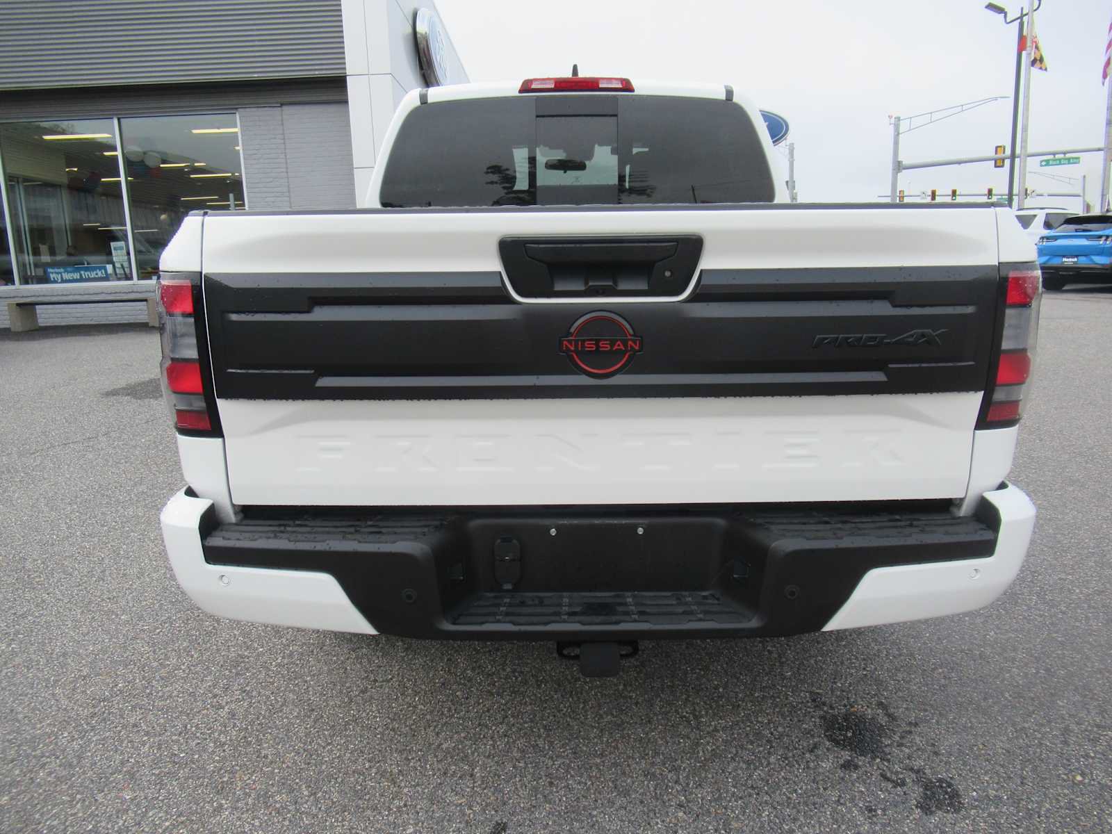 Used 2025 Nissan Frontier PRO-4X w/ Pro Convenience Package AWD/4WD image 6