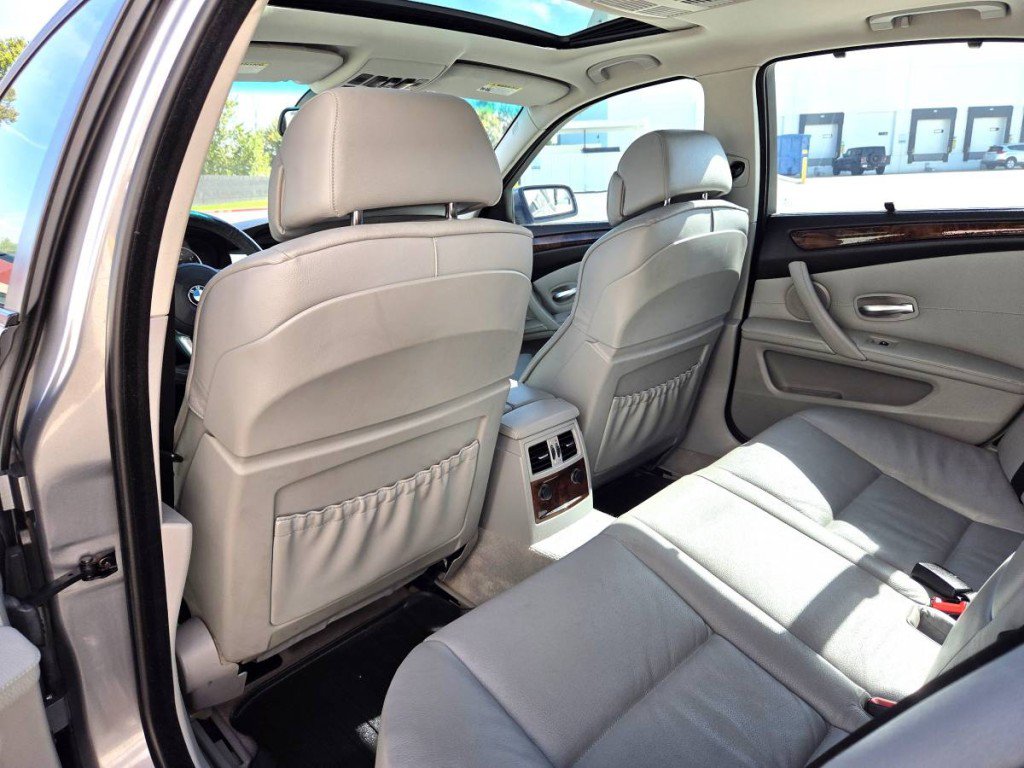 Used 2008 BMW 550i Sedan RWD image 12